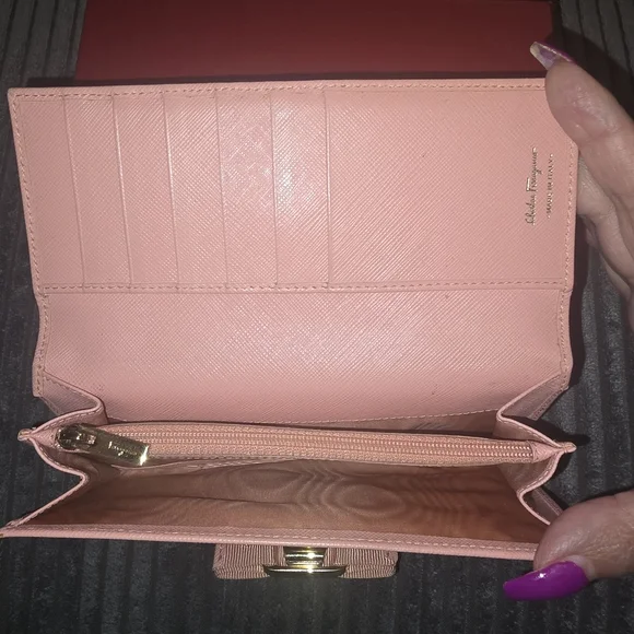 Salvatore Ferragamo Vara Bow long wallet Pink Box Included - Picture 7 of 10